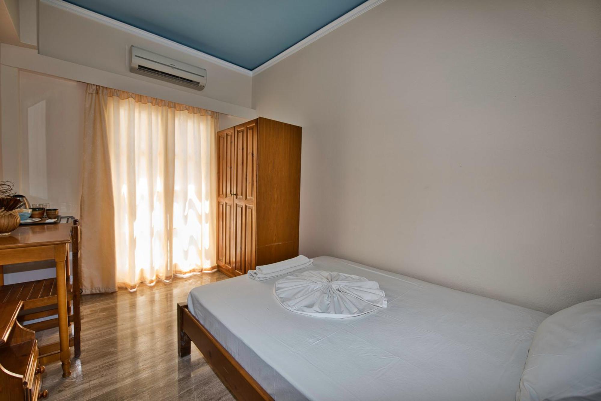 Villa Nikos Karamolegkos Kamari Dış mekan fotoğraf